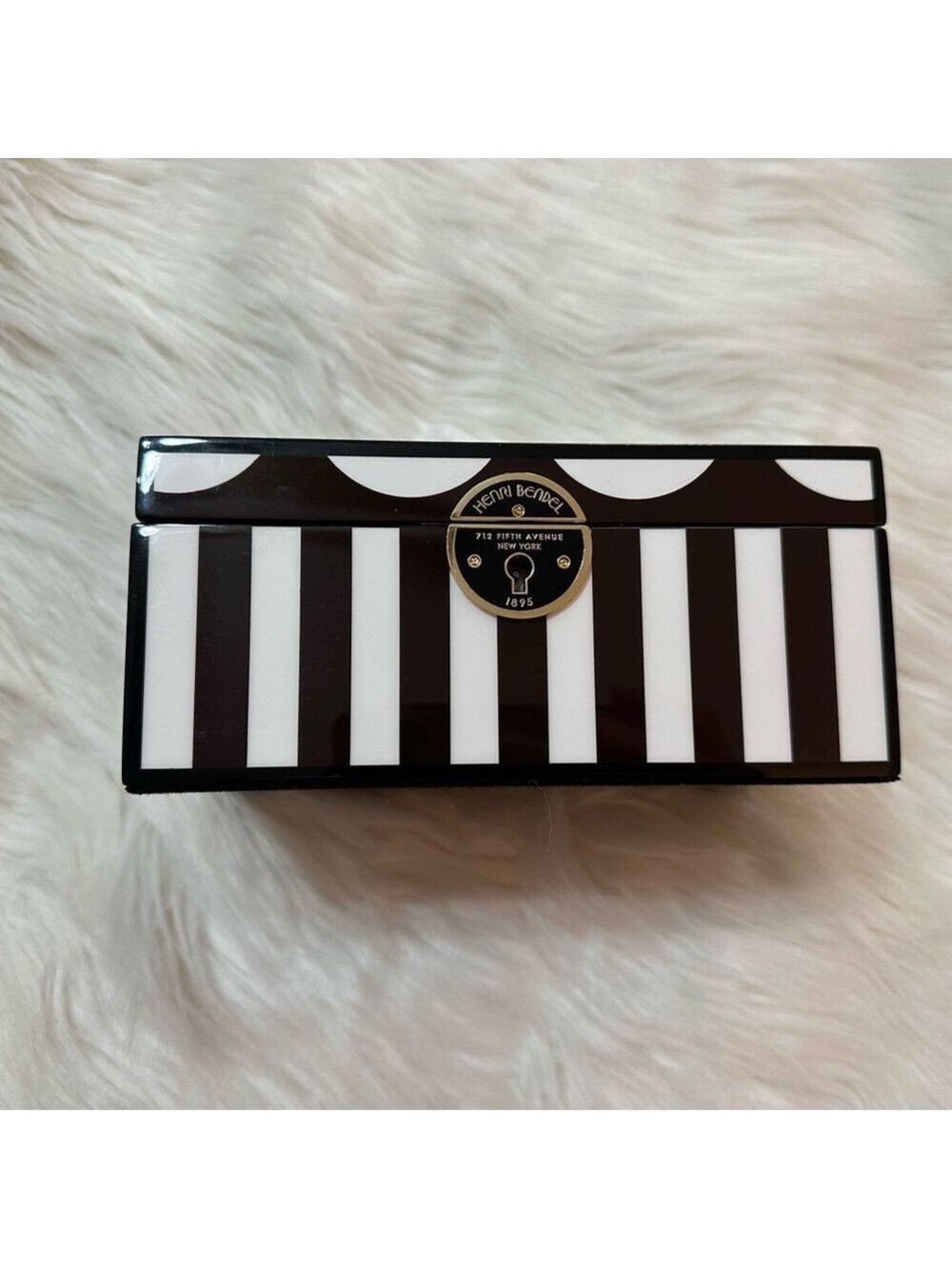 HENRI BENDEL BROWN AND WHITE STRIPES AND SPOTS “HOT FOR DOTS” LAQUER JEWELY BOX - Picture 8 of 14